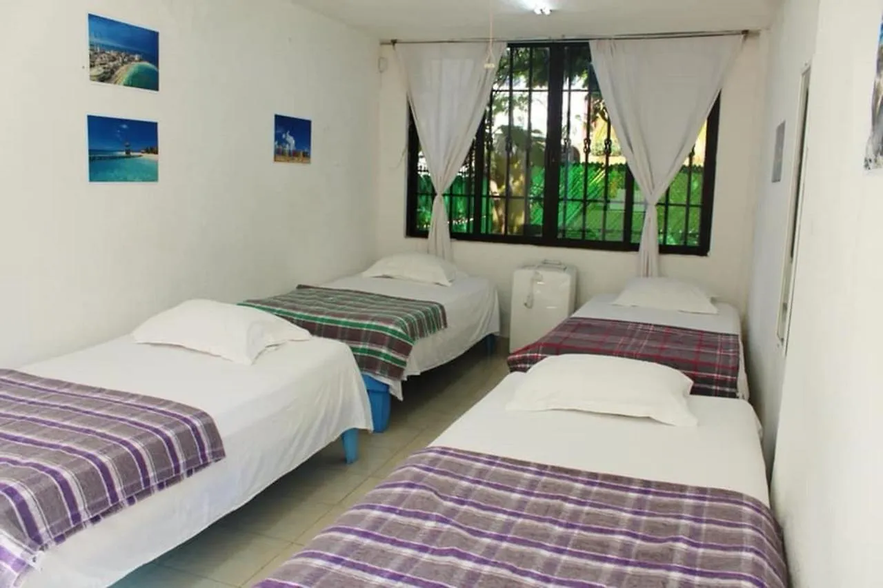 Hostel Balagan Cancun Bed & Breakfast